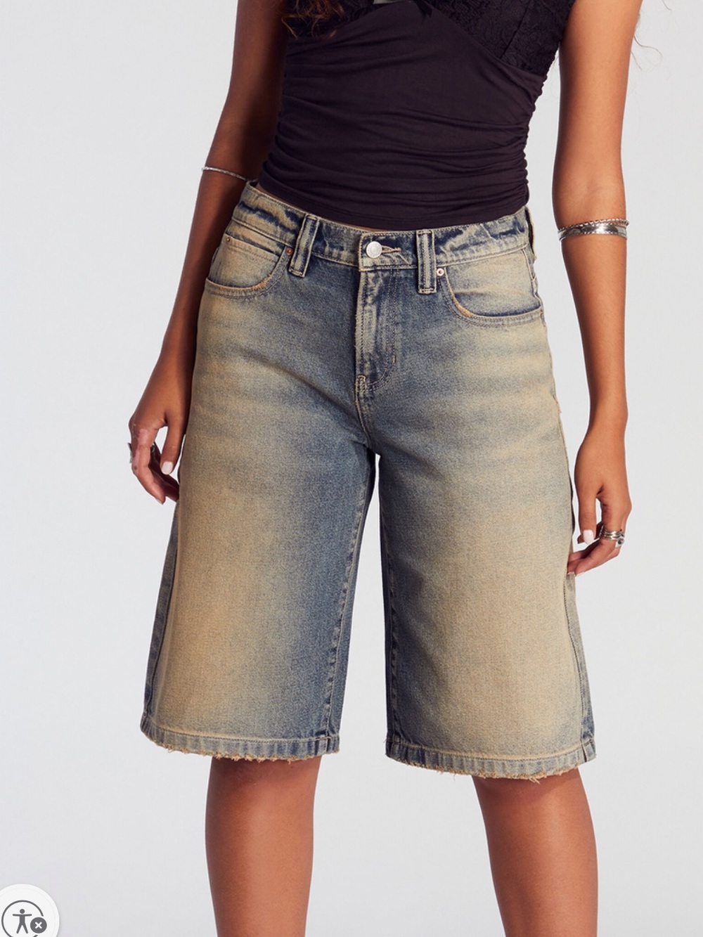 Pacsun Medium Indigo Tinted Extreme Jorts Vintage Wash Size 26 Womens